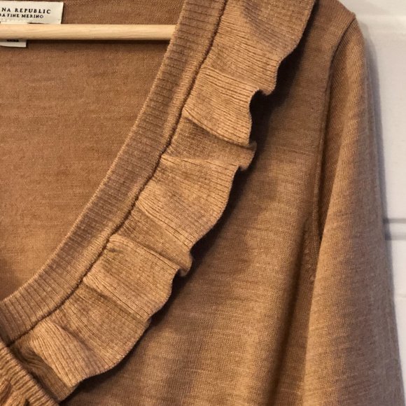 Banana Republic Extra Merino Wool Sz L Women's Sweater Faux Wrap Ruffle Camel - Picture 3 of 9